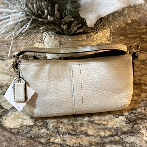 NWT Coach Pebble Leather Wristlet/ Mini Bag - Picture 6 of 6